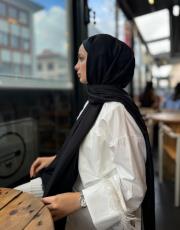 siyah g logolu ipek kaşmir  2