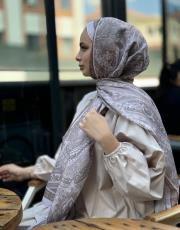 krem-vizon etro desen şal 2