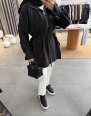 siyah apolet detaylı fermuarlı ceket 4