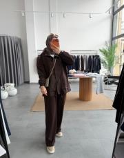 kahve garni detaylı bağcıklı takım