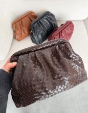 kahve örgü detaylı clutch çanta