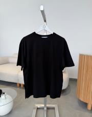 siyah yandan yırtmaçlı tshirt