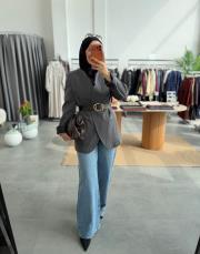 gri yakasız kruvaze kemerli blazer ceket